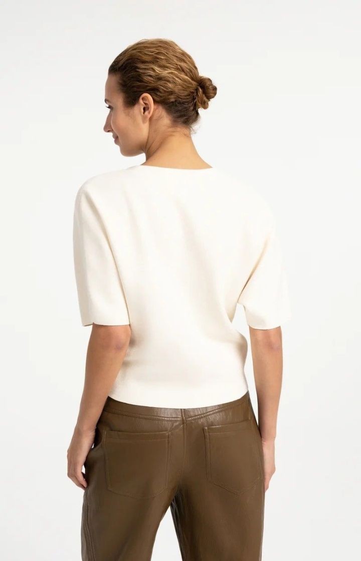 01-000616-608 OFF WHITE